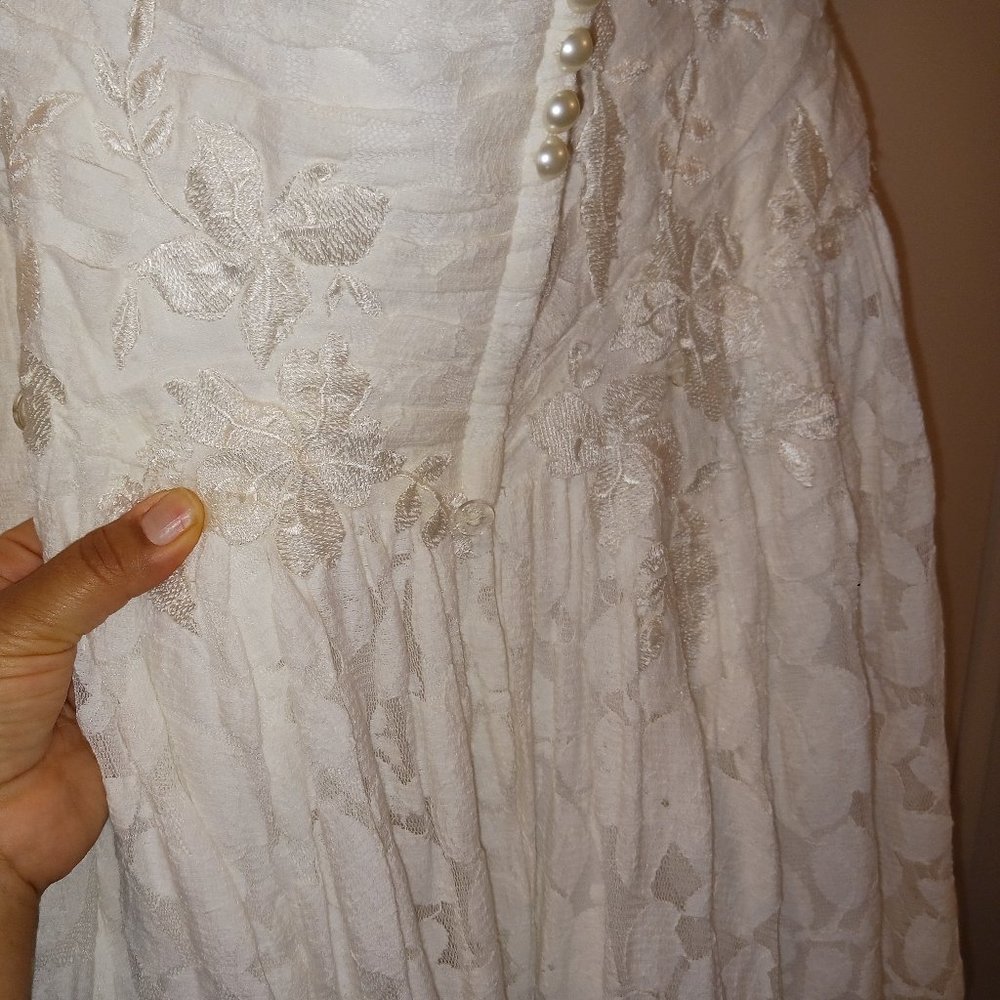 Wedding Dress - Picture 7 of 17